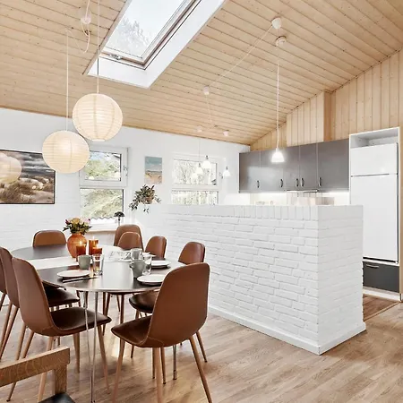 בית נופש In With Sauna *