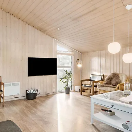 בית נופש In With Sauna *