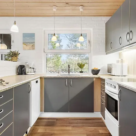 בית נופש In With Sauna *