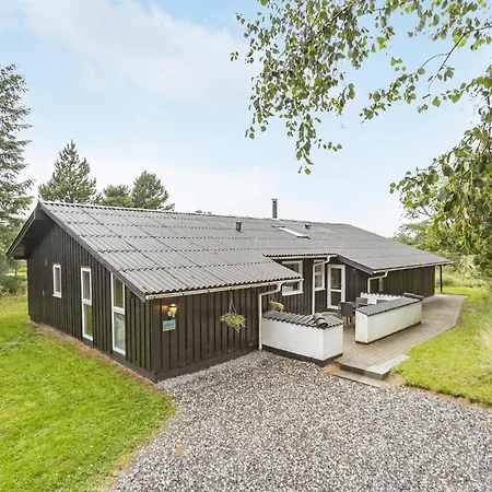 Дом отдыха In With Sauna *